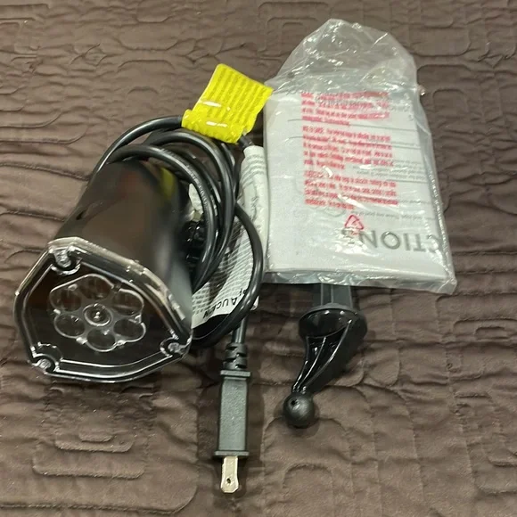 Brand new in box Projection light show, Halloween turning swirling light - Picture 5 of 6